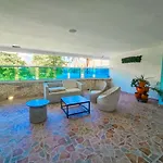 estudio de lujo 1709